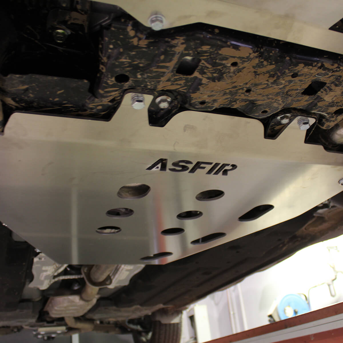 Subaru Outback Transmission Skid Plate