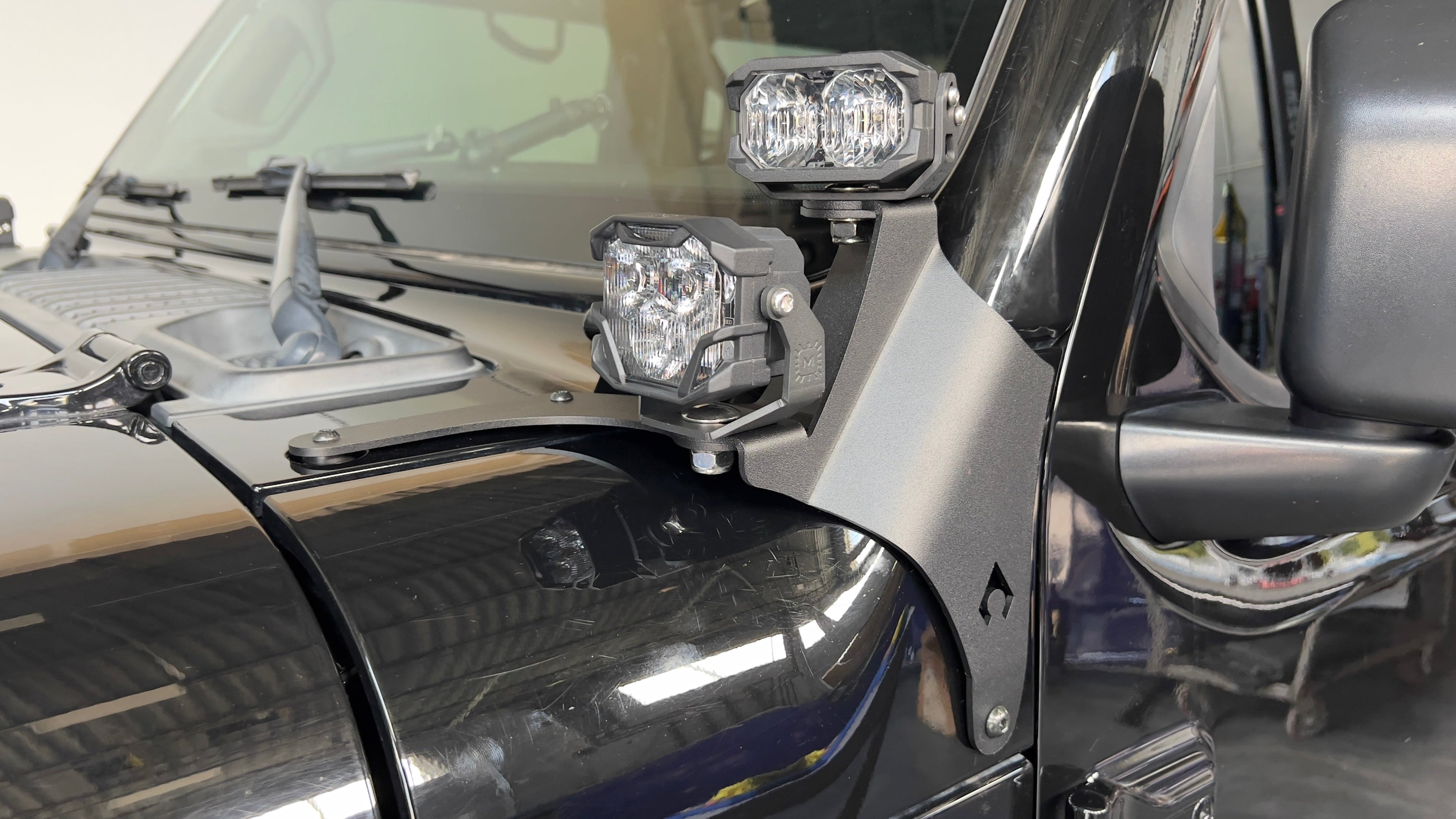 JL-JT A-Pillar Dual Surface Light Mount
