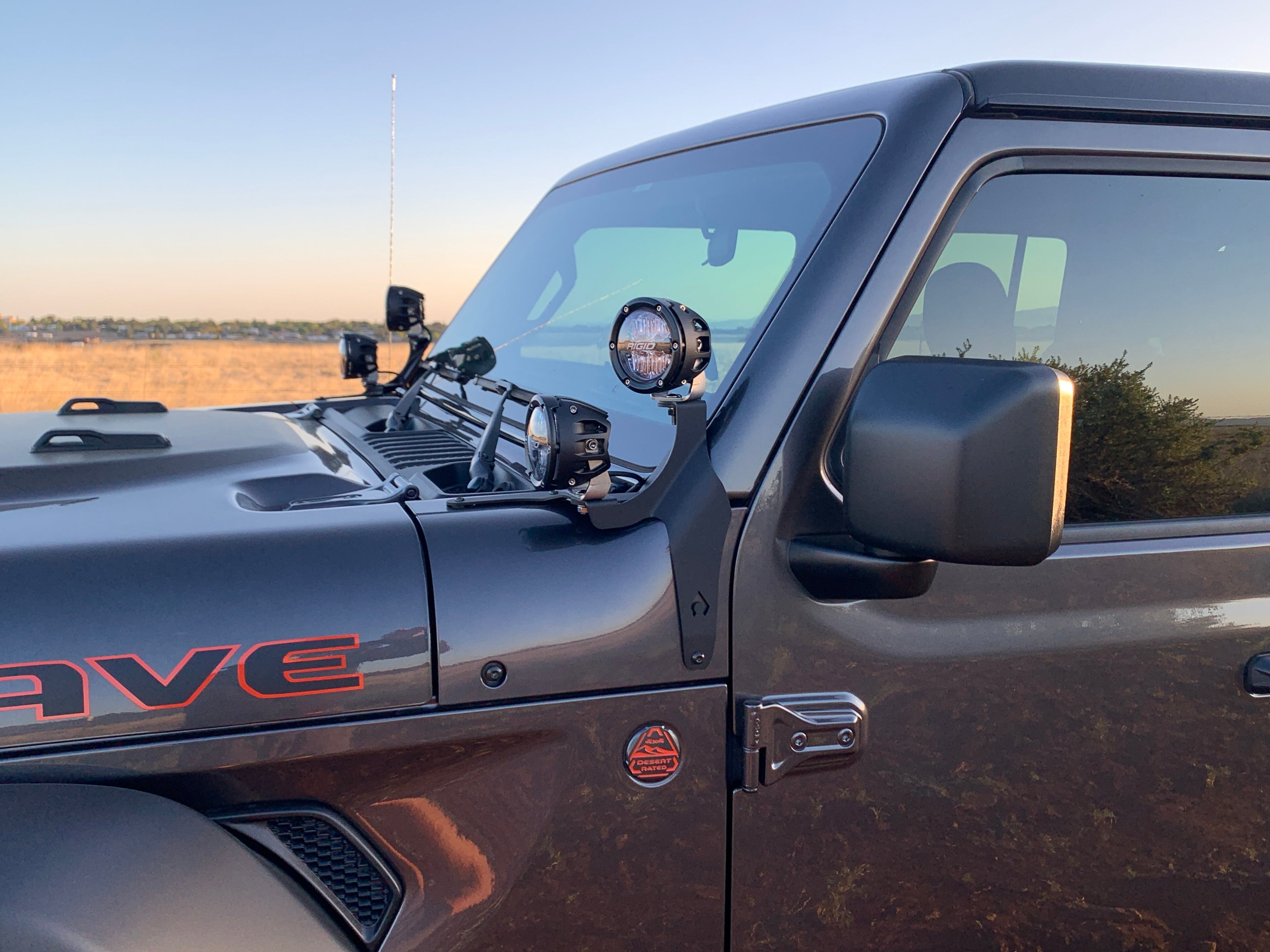 JL-JT 392 MOJAVE A-Pillar Dual Surface Light Mount