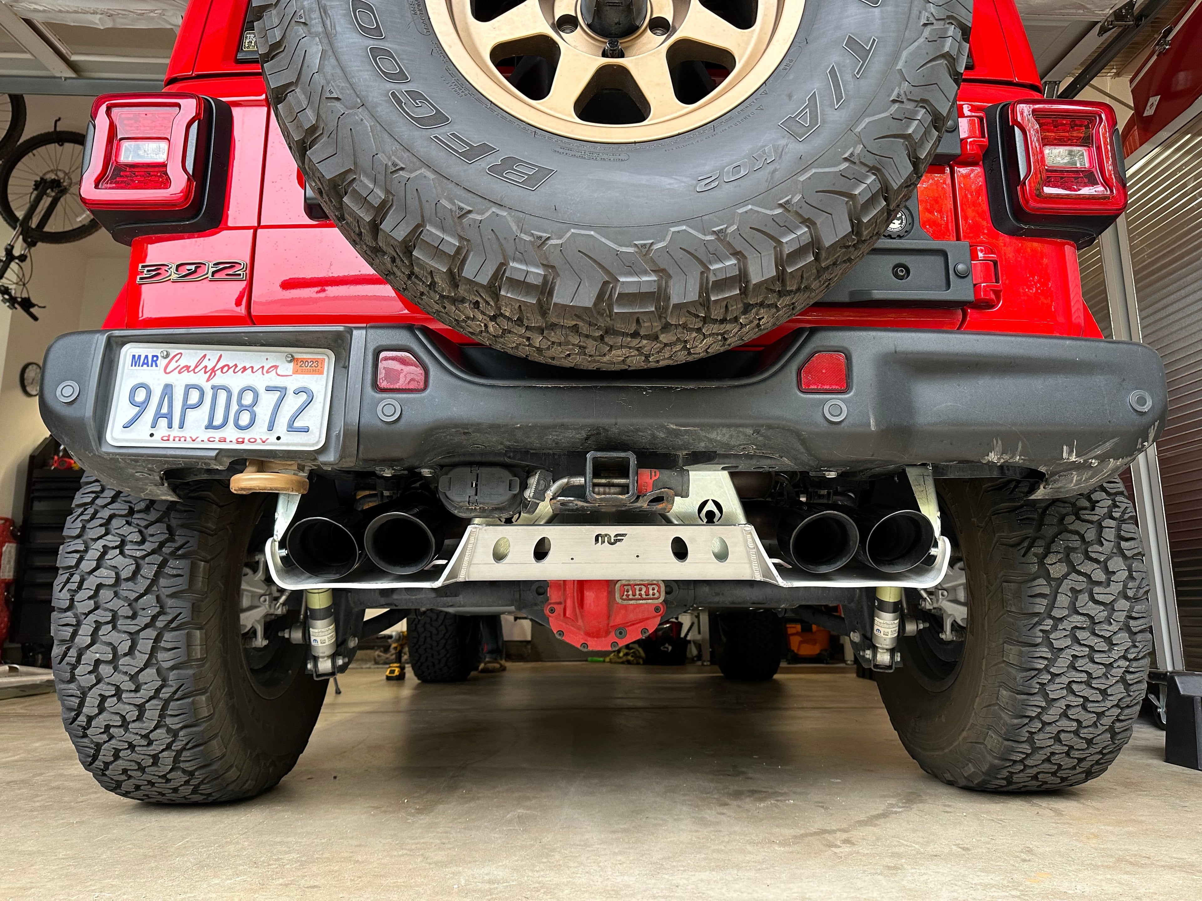 JLU MAGNAFLOW MUFFLER &amp; TIP SKID - 4 door 392 HEMI ALUMINUM