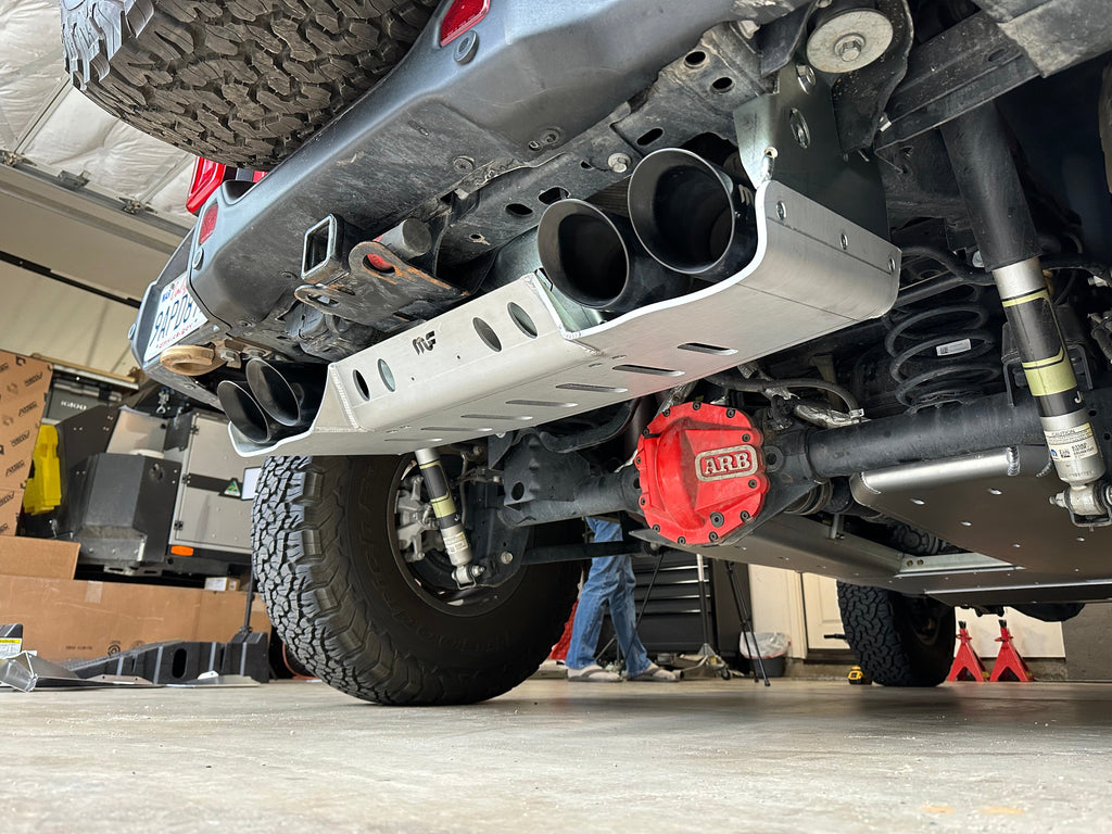 JLU MAGNAFLOW MUFFLER &amp; TIP SKID - 4 door 392 HEMI ALUMINUM