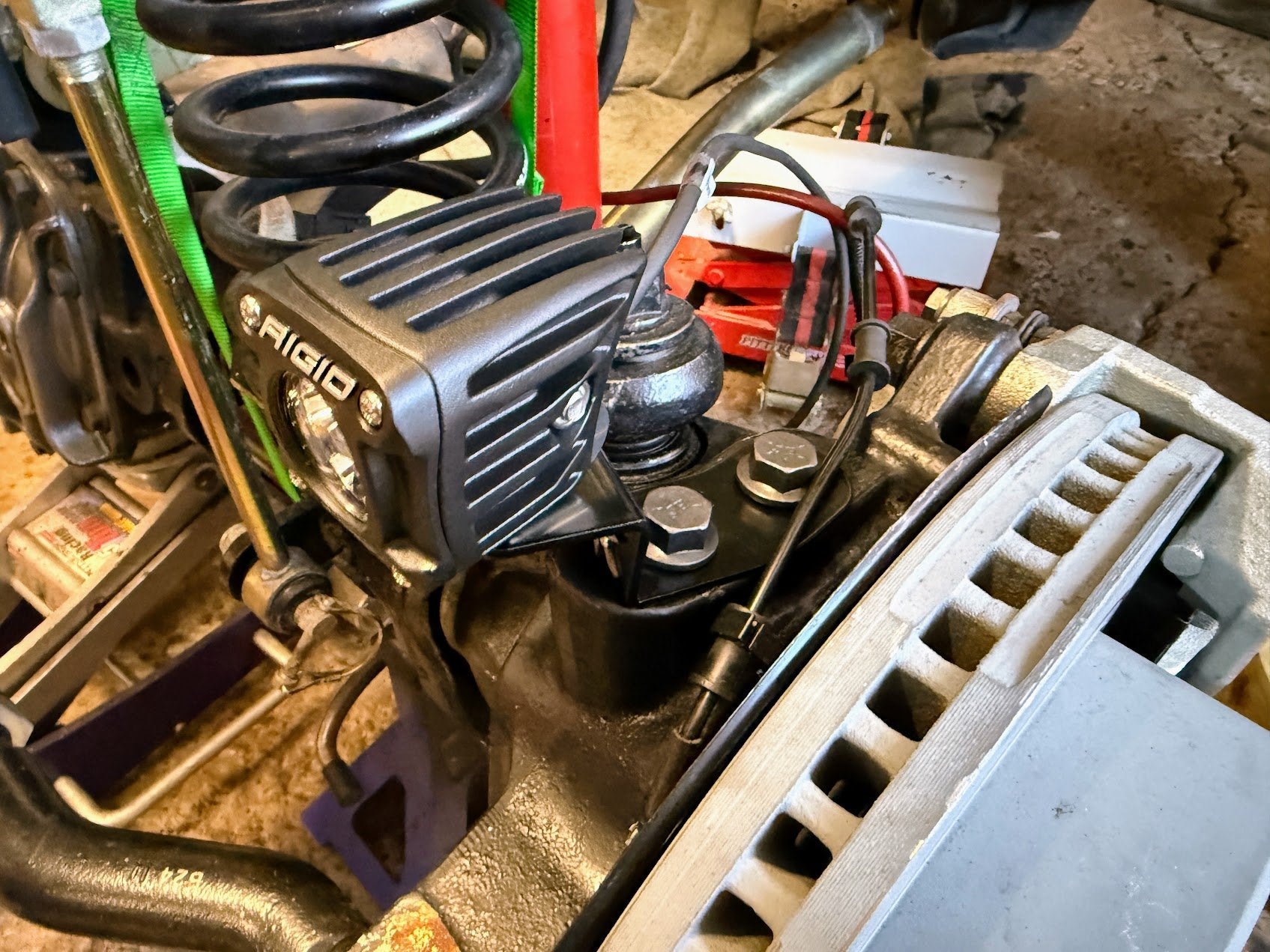 Dana/Spicer "Ultimate Dana 60" Steerable Knuckle Pod Light Mounts